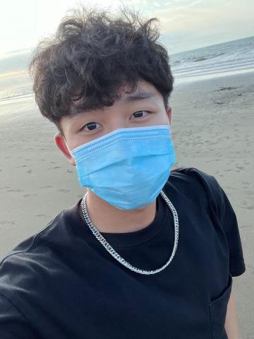 提供法文服務的專家吳昕恩