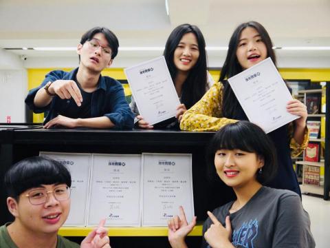 鍾家杅 - 公視誰來晚餐x晚餐狂想曲《媽媽不見了！广」》 第三名 