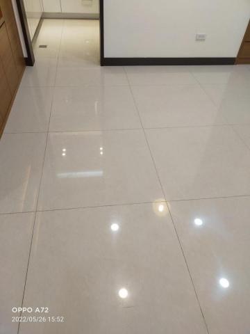 鍾小玲 - 地面，踢腳板，門面，門框，除塵，拖地