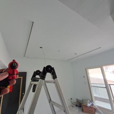 何師傅 - 軌道燈按裝 何師傅 - 軌道燈按裝