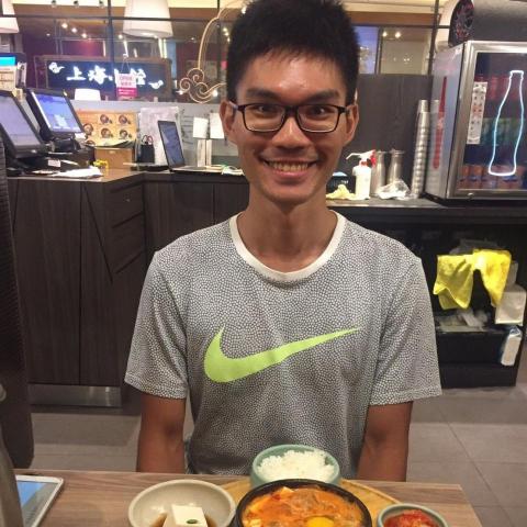 提供高中化學服務的專家陳奕安