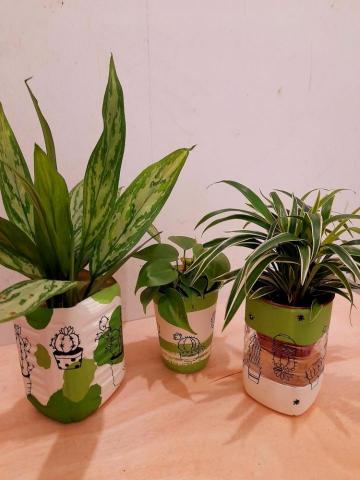 李佩珊 - 各類家具手繪（盆栽）