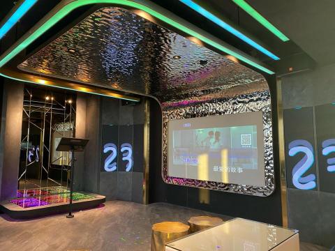 點亮您的家的柴柴師傅 - 頂級私人KTV燈光音響舞台電視牆設計