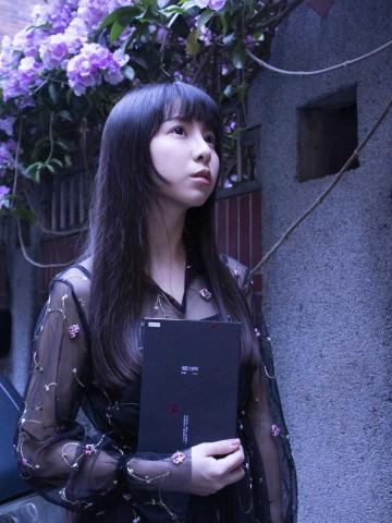 顏良宇 - 新書愛之病宣傳拍攝
靡靡Tiny