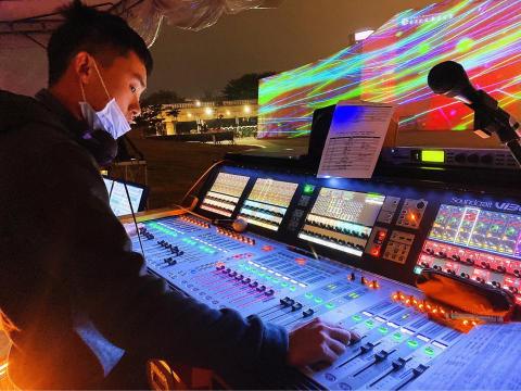 推子燈光音響有限公司 - 跨百光年 高雄市跨年 推子燈光音響有限公司 - 跨百光年 高雄市跨年