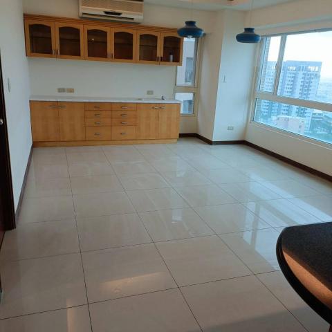 吳佩珊 - 磁磚縫切割 並且清潔乾淨