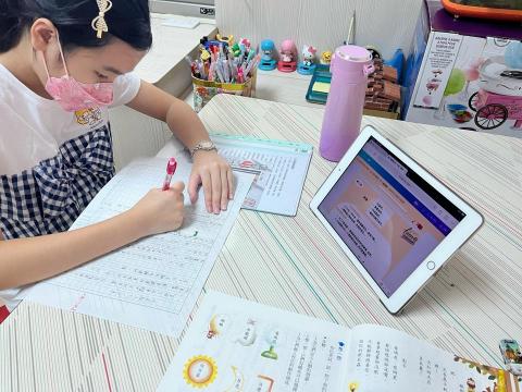 潘靜怡 - 高年級家教作文，講義外加自編教材，寫作不求快只求基本能力穩紮穩打