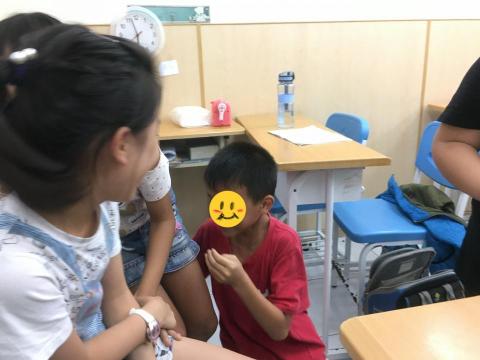 君君老師 - 補習班3年級可愛的學生