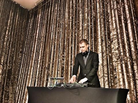Andrew Ford - Wedding DJ