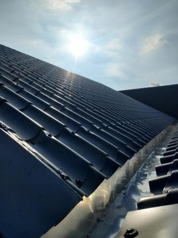 銓安工程行 - 白鐵琉璃鋼瓦