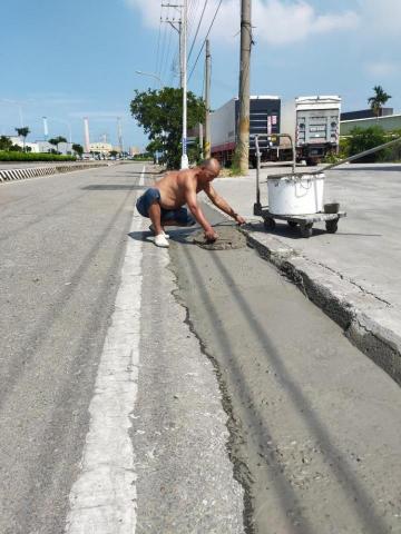 大台中居家修改小工程 - 斜坡混凝土灌漿 大台中居家修改小工程 - 斜坡混凝土灌漿