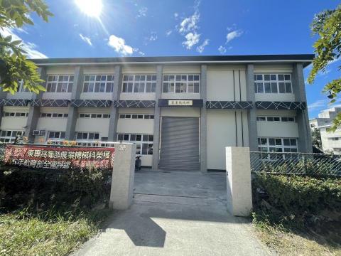 貳柒室內裝修設計有限公司/張智超 - 臺東專科學校外牆拉皮