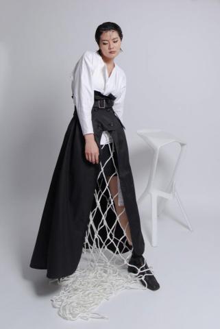 Yi-Jing Chen - DSM-N 
服裝設計與製作：Yi-Jing Chen

更多資訊：
https://yjc-studio.com/DSM-N