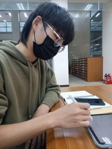 提供印鑑章服務的專家洪碩辰