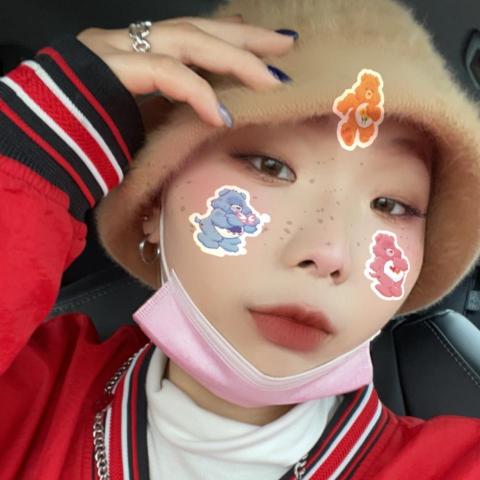 提供賺錢ptt服務的專家江璇