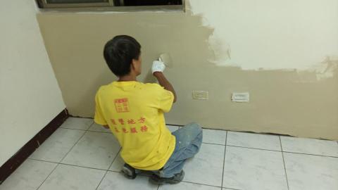 賴先生 - 刷牆面