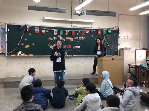 李玉華 - 世界英文營教學