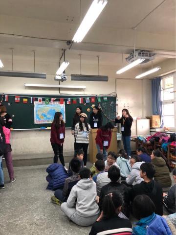 李玉華 -  世界英文營教學