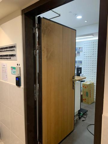 億達鈦工程有限公司 - 門改方向，左開改右開，都可以詢問