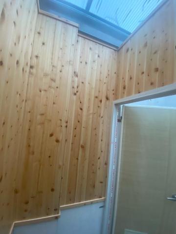 欣富實業社 - 廁所下面磁磚、上班使用日本檜木