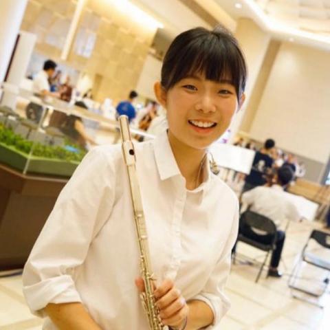 提供司儀服務的專家Claire 靜音