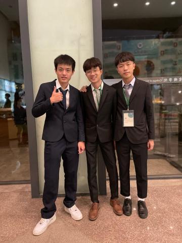 邵夫老師🌟🌟 - 2021 清華模擬聯合國