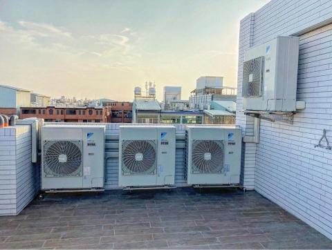 恆奕空調工程行(阿言) - 頂樓外機施作工程 恆奕空調工程行(阿言) - 頂樓外機施作工程