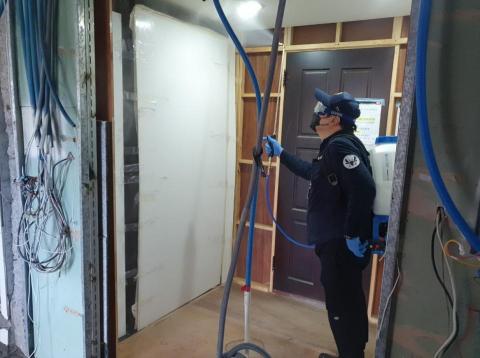 康佐環衛有限公司 - 居家裝潢前白蟻防蟲施作