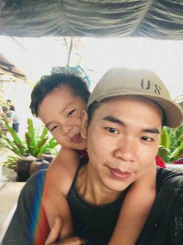 提供扶手服務的專家張育強