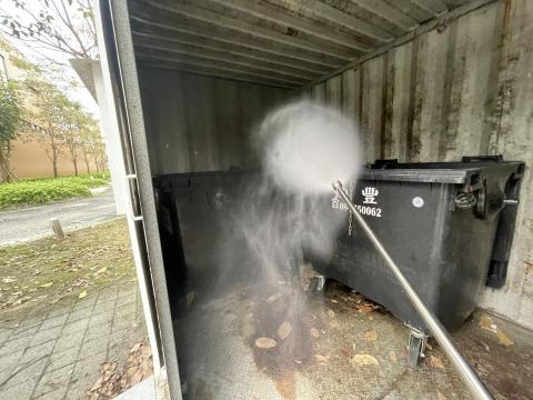 經緯度環境保護有限公司 - 垃圾間消毒除蟲