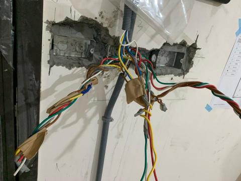 邱振揚 - 插座配線