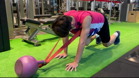 自由教練 YI CHENG - 羽球選手訓練