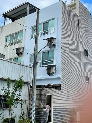 俊賢油漆清潔工程 - 外牆處理好上面漆