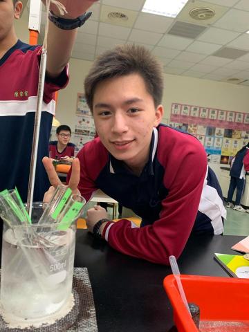 林子恩 - 還是實驗室