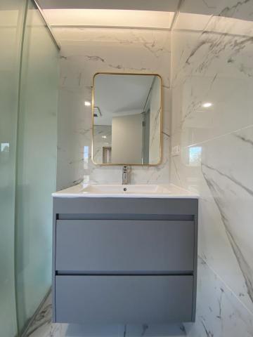 御本衛浴-淋浴拉門、浴櫃客製化設計 - 浴櫃舊換新
客製化顏色及尺寸-防水浴櫃

設計出適合現場格局的浴櫃
顏色是質感北極灰
提高整體浴室空間質感