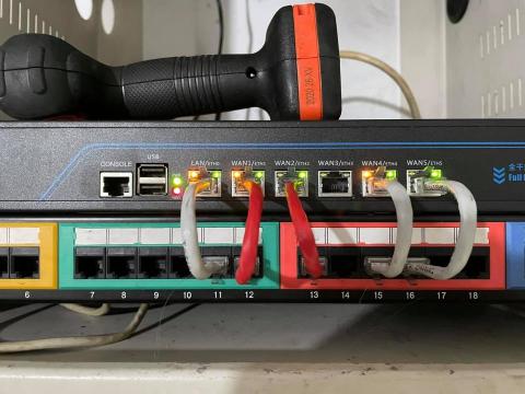 林崇南 - 社區寬頻網路/路由器