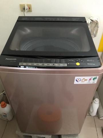 家電/寢具/沙發保養清洗 - 機齡2年，看似乾淨的Panasonic 直立式洗衣機