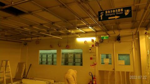 阿昌水電工程 - 無塵室燈具安裝