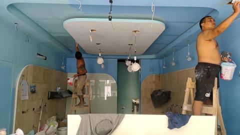 銓興油漆工程行 - 師傅們辛勞的工作