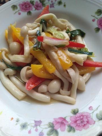 Sophie廚坊 - 甜椒雪白菇