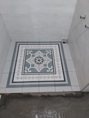 雲開工程行 - 淋浴間拼花地磚。