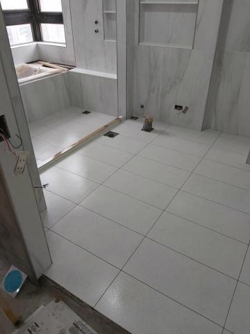 雲開工程行 - 浴室地磚。