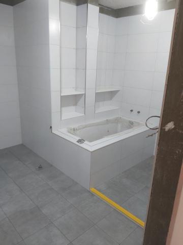 雲開工程行 - 浴室壁磚。