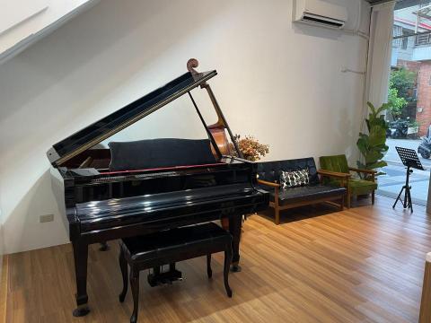 陳咨羽 - 寬敞明亮的上課空間