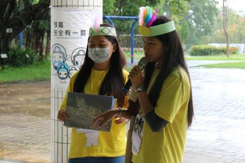 ～ 雲停駐哪兒 ～ 雲停老師 - 擔任課程負責人，用圖片及演戲的方式帶領孩子認識自然生態。