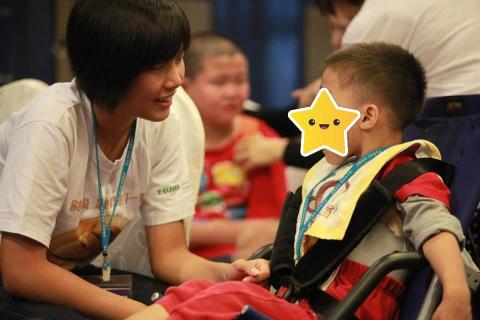 ～ 雲停駐哪兒 ～ 雲停老師 - 志工服務一對一陪伴，與孩子建立關係、找到相處交流的方式。