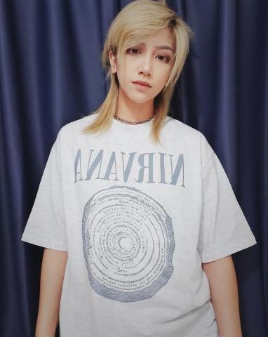 嵐嵐個人工作 - 服飾代言- NIRVANA 年輪T恤 灰白 嵐嵐個人工作 - 服飾代言- NIRVANA 年輪T恤 灰白