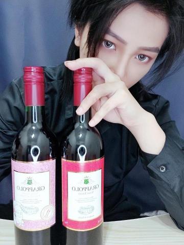 嵐嵐個人工作 - 飲品(酒精)代言- 優貝斯國際 紅酒 嵐嵐個人工作 - 飲品(酒精)代言- 優貝斯國際 紅酒