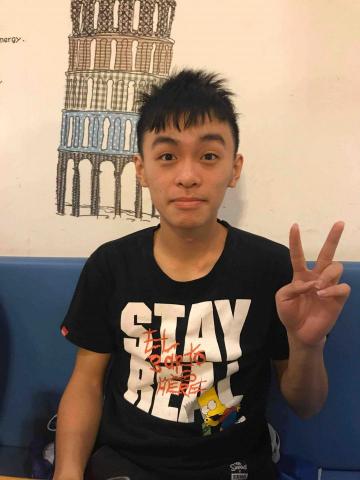 提供林口到府美甲服務的專家林奕安