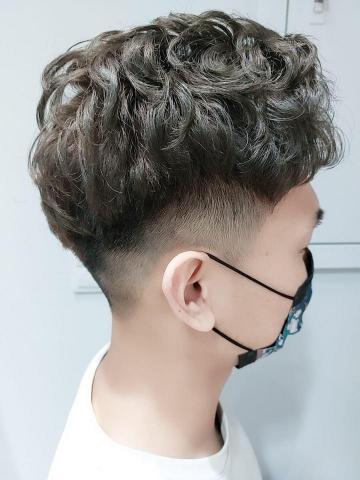 台中逢甲髮型師&bull;Win｜霧面髮色｜線條染｜漸層染｜縮毛矯正｜ - 